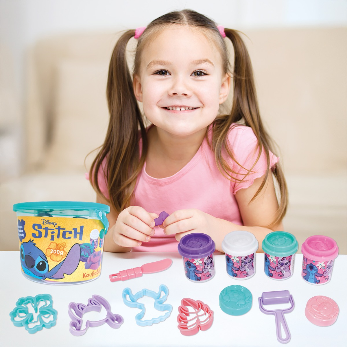 AS Πλαστελίνη Disney Stitch Κουβαδάκι Με 4 Βαζάκια Και 8 Εργαλεία 200g 3+ Χρονών - Image 4